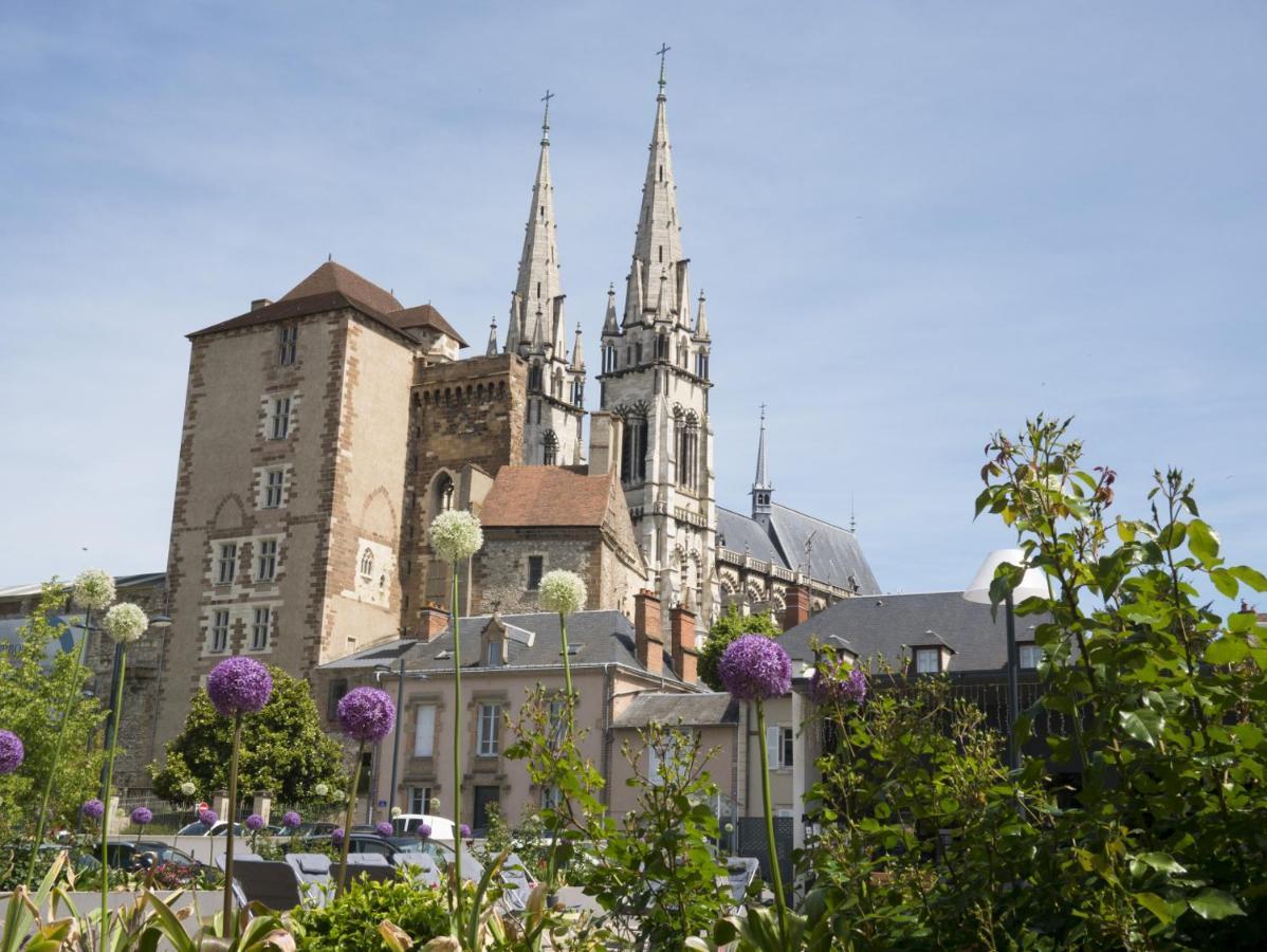 Bel Appartement En Coeur De Ville - 20 Minutes Du Pal Moulins  Exterior foto